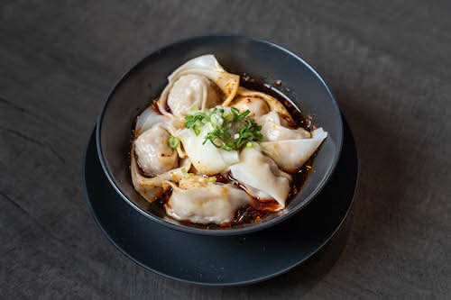 Wontons in Spicy Chili Sauce (Incl. Pork & Prawn) / 紅油炒手（含豬肉&蝦）
